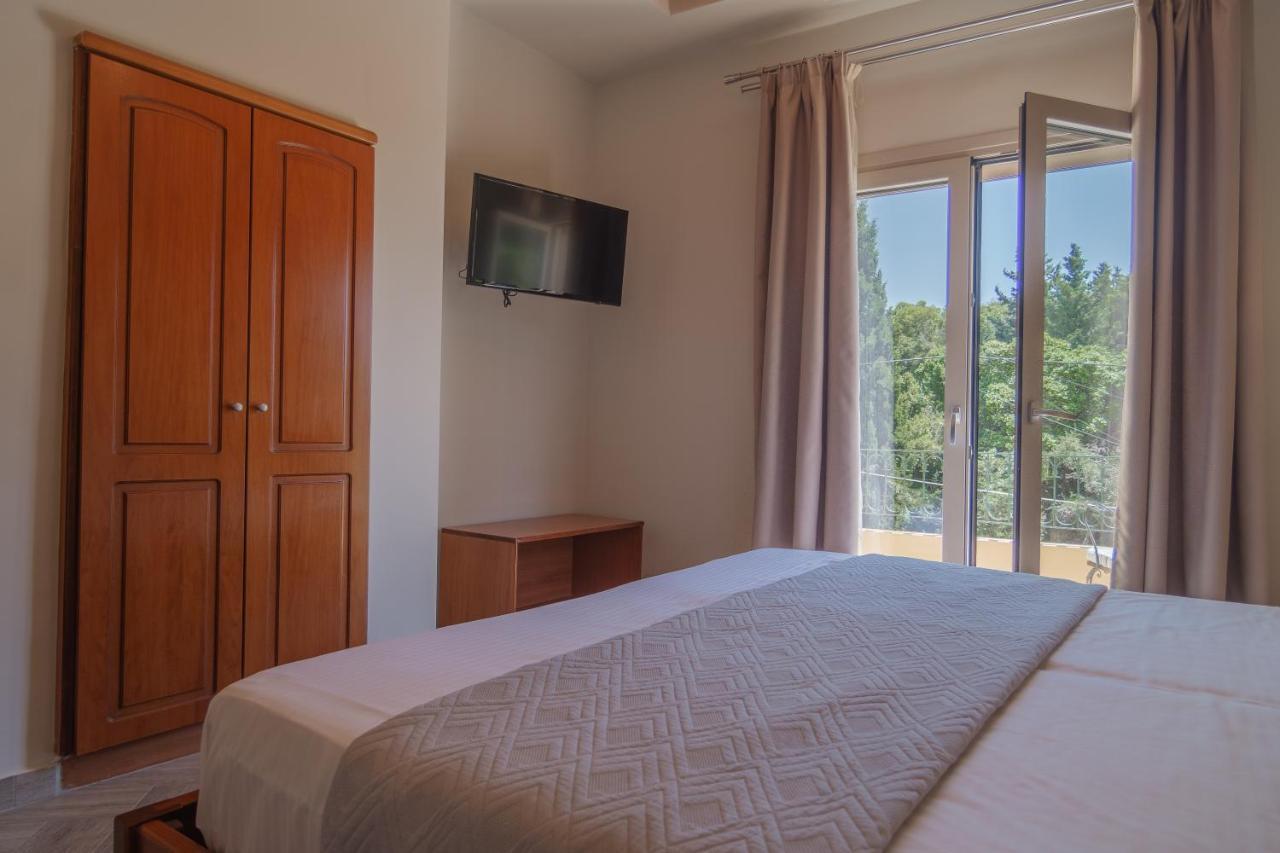 Aris Apartments Paleokastritsa Bagian luar foto